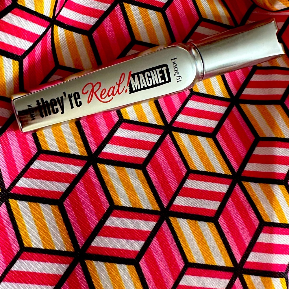 Benefit mascara - They are real magnet mascara